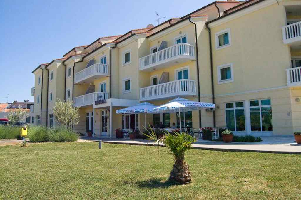 Hotel Arcus Residence Медулин Екстер'єр фото