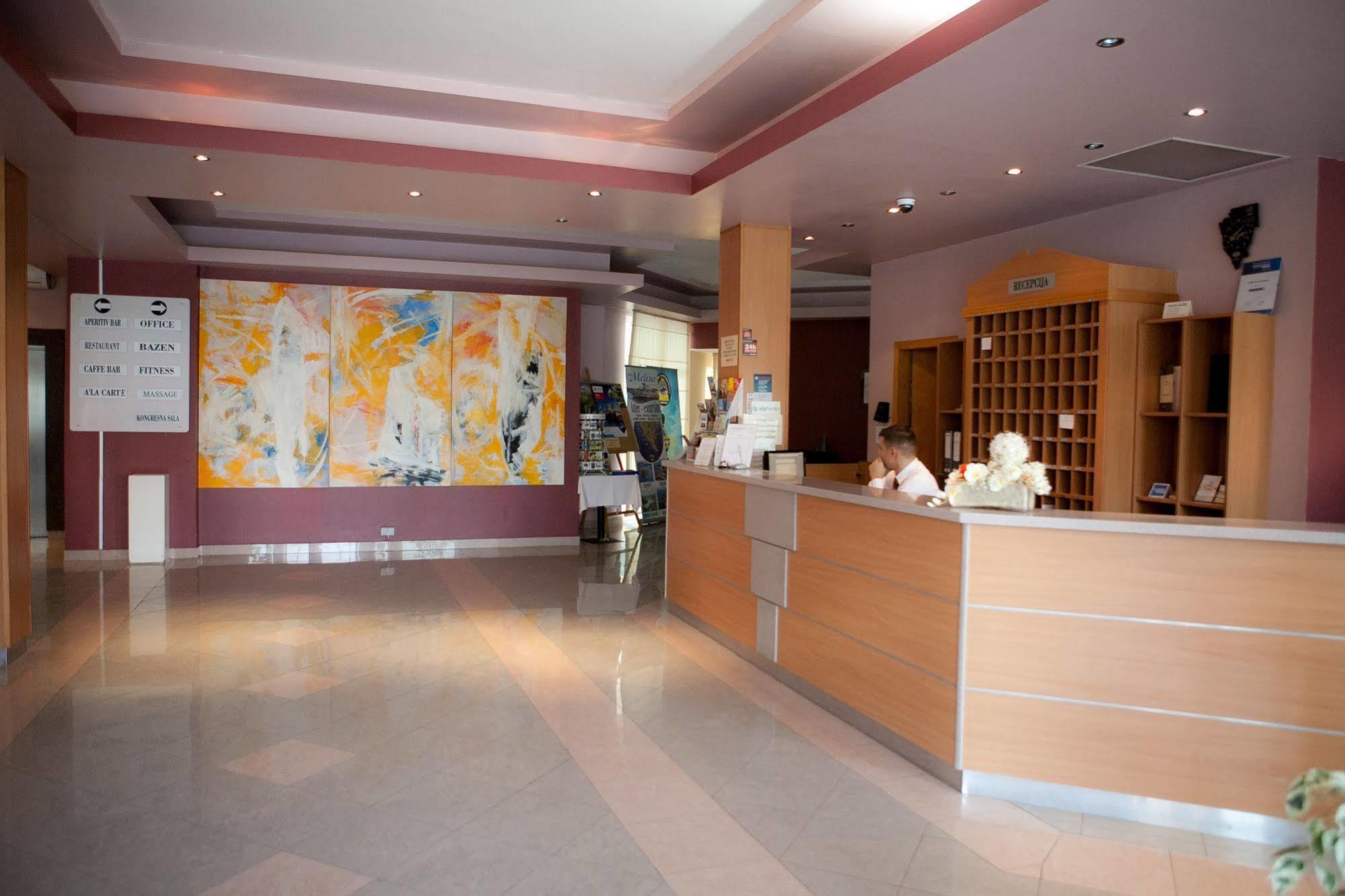 Hotel Arcus Residence Медулин Екстер'єр фото